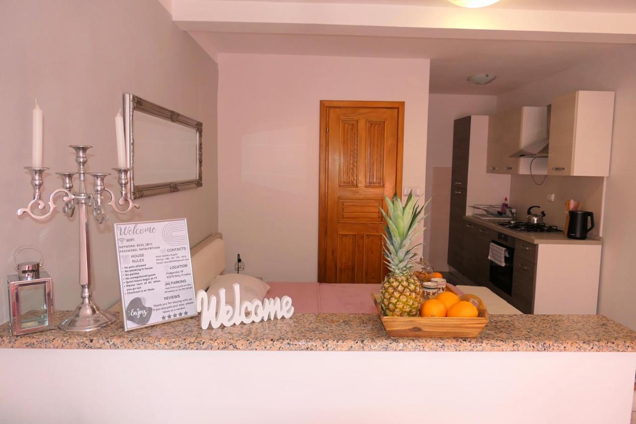 סנג' Apartment Laura מראה חיצוני תמונה