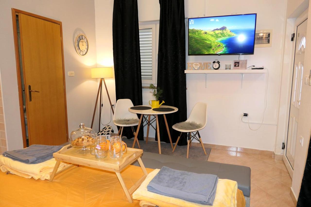 סנג' Apartment Laura מראה חיצוני תמונה