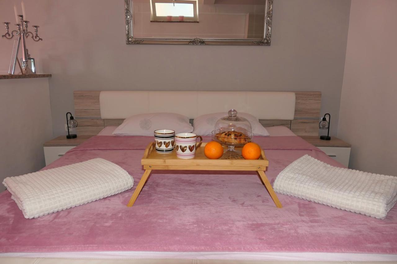 סנג' Apartment Laura מראה חיצוני תמונה