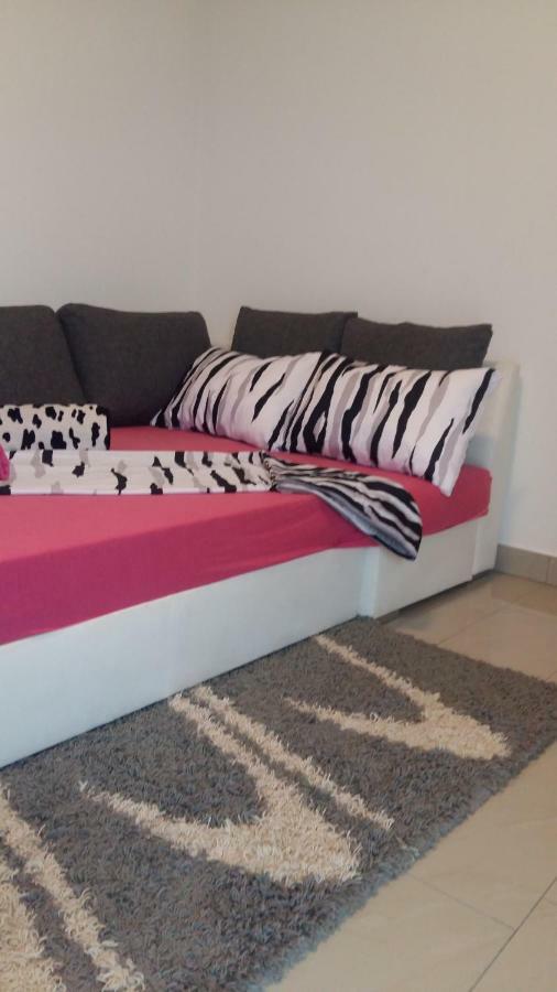 סנג' Apartment Laura מראה חיצוני תמונה