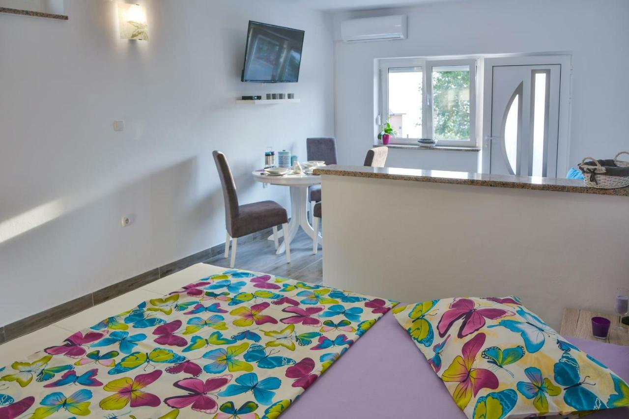 סנג' Apartment Laura מראה חיצוני תמונה