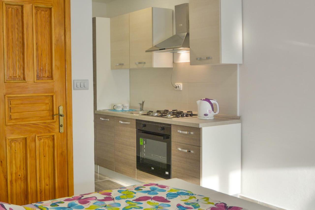 סנג' Apartment Laura מראה חיצוני תמונה