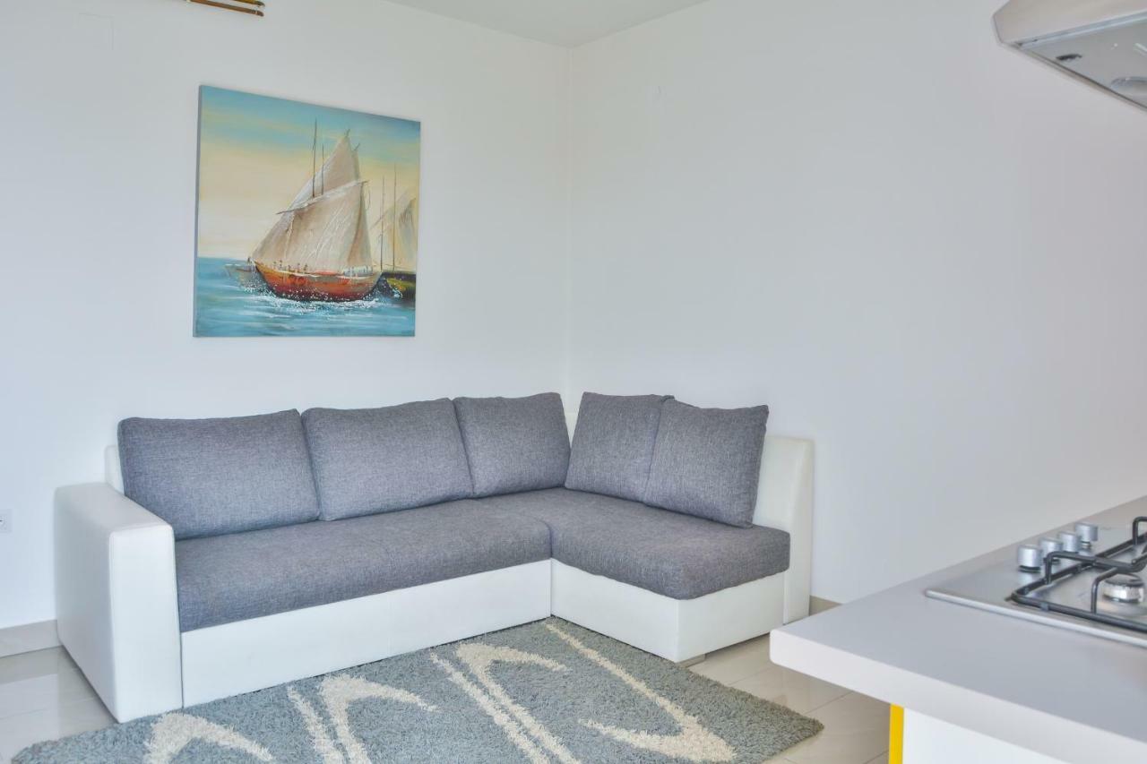 סנג' Apartment Laura מראה חיצוני תמונה